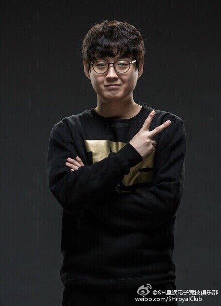 爱游戏-包含SKT不断突破！，蒂姆连续三场比赛得分超过比赛规则变更观众掌声雷动的词条