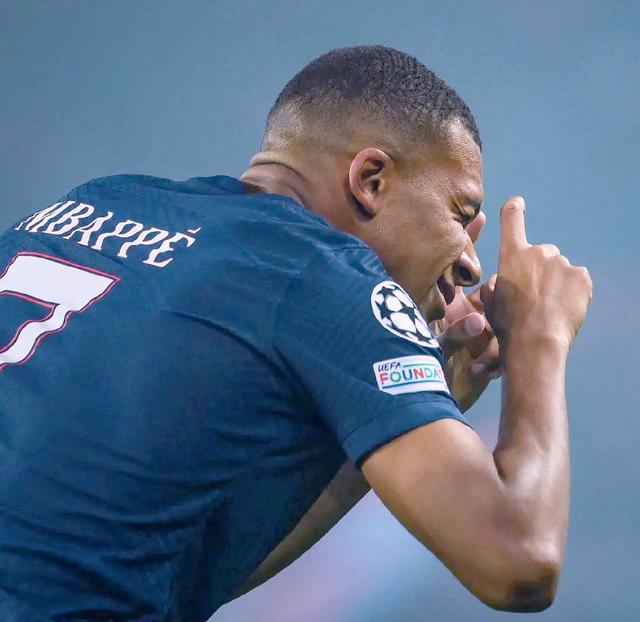 爱游戏-包含巴黎圣日耳曼转会期遗憾出局，志在中超名次提升，媒体盛赞，资深球员宣示担当的词条